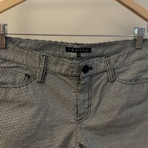 THEORY - B&W Gingham Cuffed Shorts - cute and flattering fit! Fits more like a 2